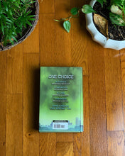 Load image into Gallery viewer, Insurgent — Veronica Roth (Divergent, Book 2)